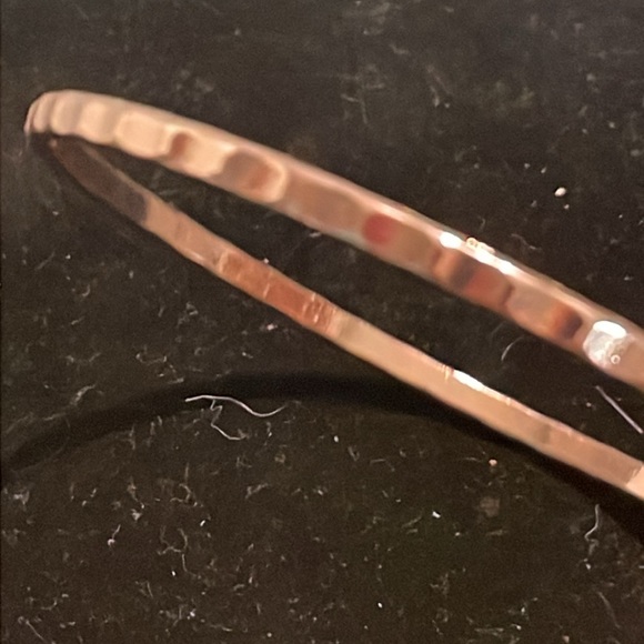 8” mixed metal hammered gold tone stackable bangle bracelet - Picture 7 of 10